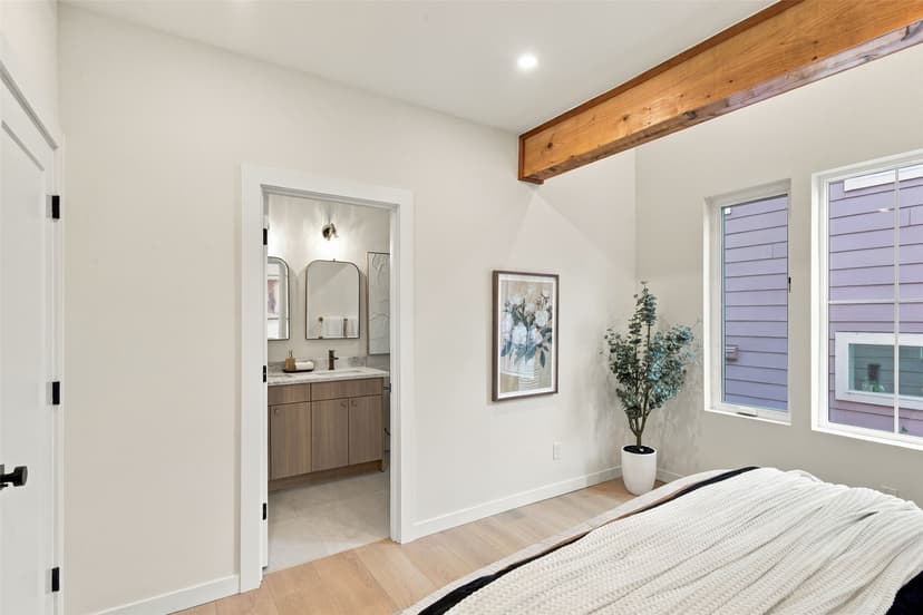 Property photo for 5606 11th Avenue NE, Seattle photo 16
