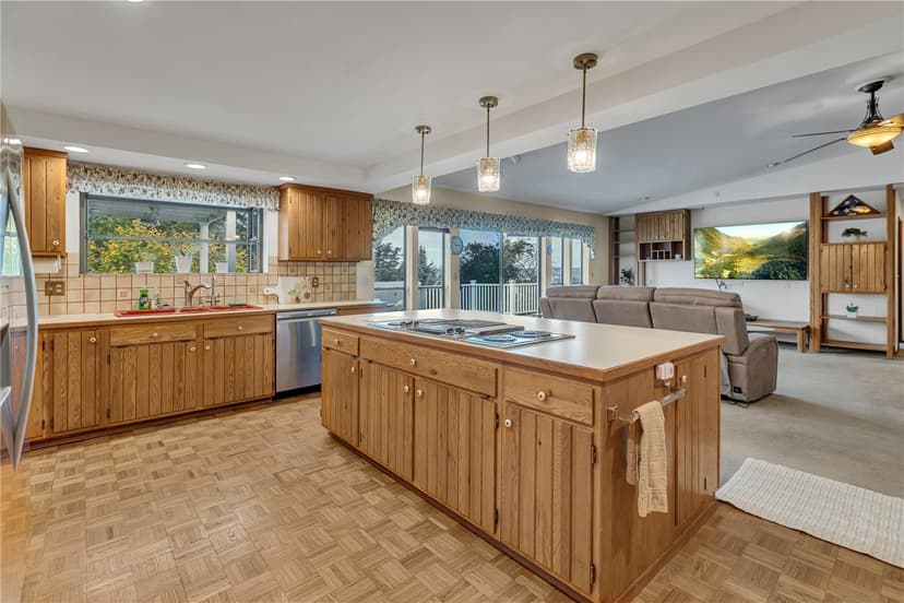 Property photo for 755 Alvord Avenue N, Kent photo 6