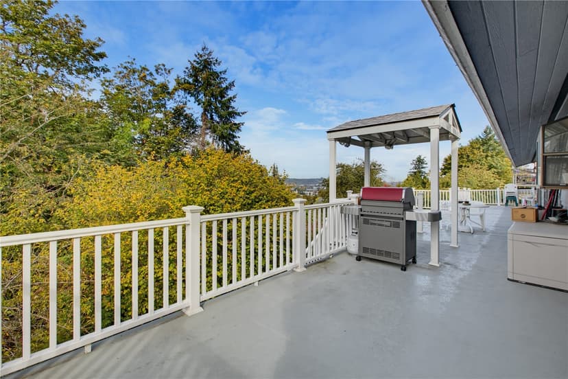 Property photo for 755 Alvord Avenue N, Kent photo 16