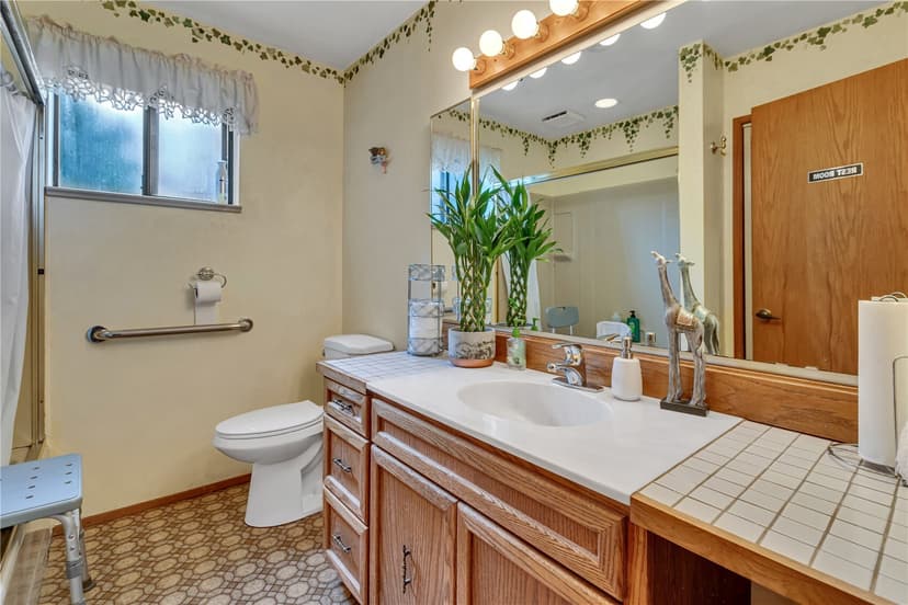 Property photo for 755 Alvord Avenue N, Kent photo 14