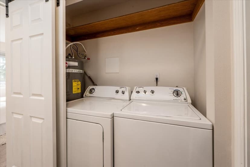Property photo for 1000 NE 88th Street #304, Seattle photo 14