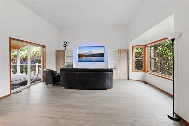 Property photo for 11048 Lotus Place S, Seattle photo 2