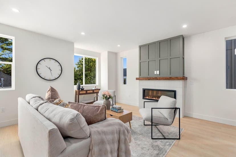 Property photo for 11227 Dayton Avenue N, Seattle photo 5
