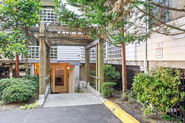 Property photo for 700 N 160th Street #A-309, Shoreline photo 2