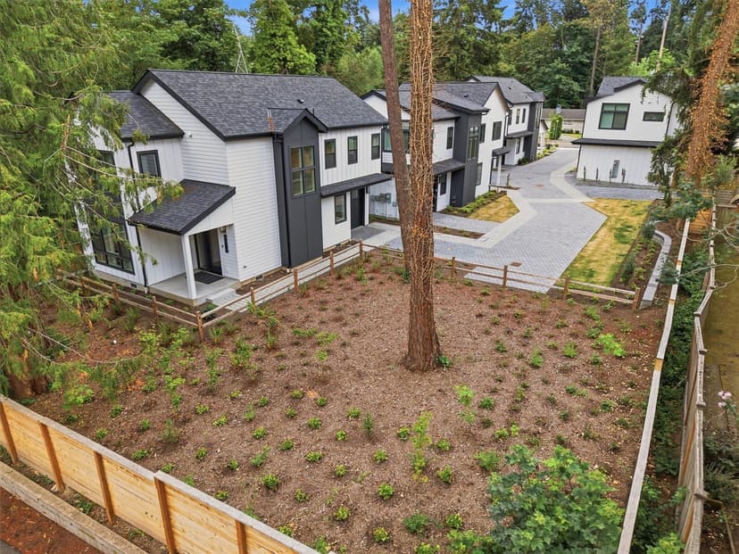 Property photo for 12426 NE 90th Street, Kirkland photo 32