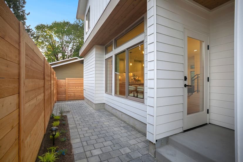 Property photo for 10183 NE 112th Place, Kirkland photo 22