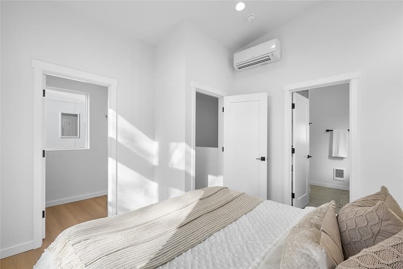 Property photo for 1804 28th Avenue S, Seattle photo 11