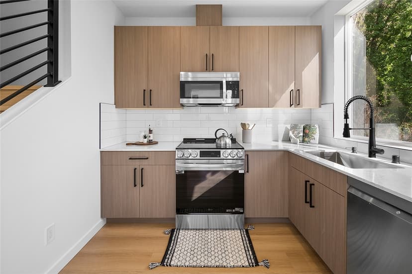 Property photo for 1804 28th Avenue S, Seattle photo 7