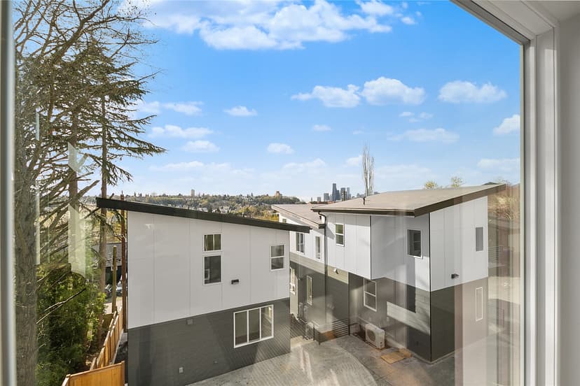 Property photo for 1804 28th Avenue S, Seattle photo 19