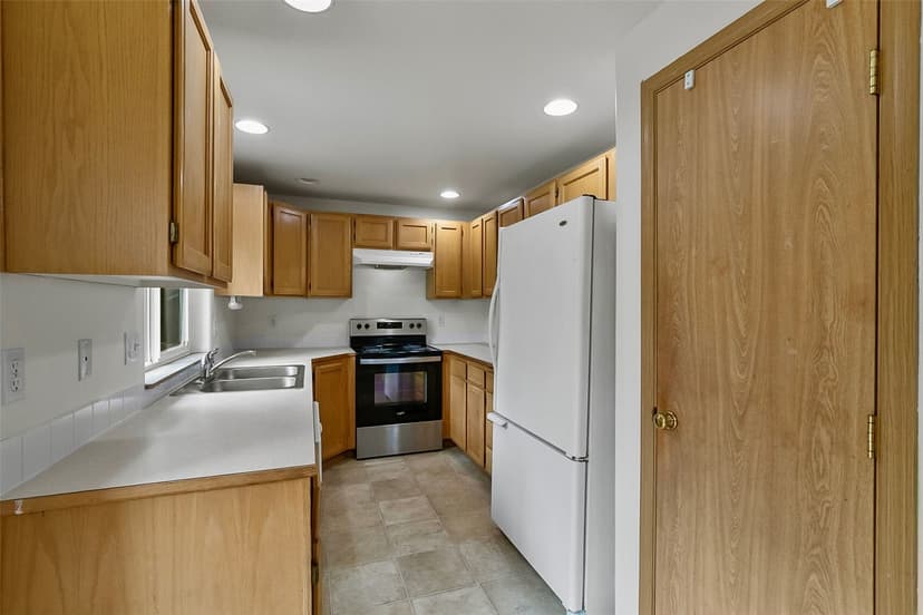 Property photo for 19200 Vista Dr, Arlington photo 12