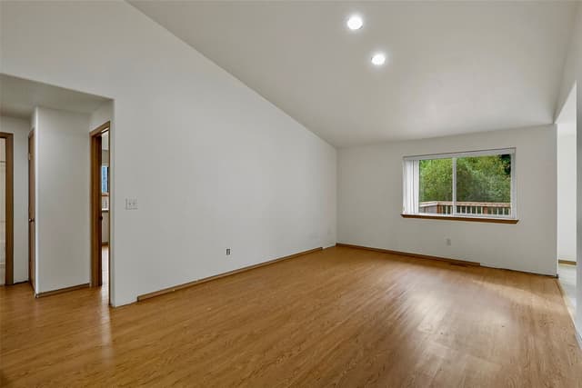 Property photo for 19200 Vista Dr, Arlington photo 4