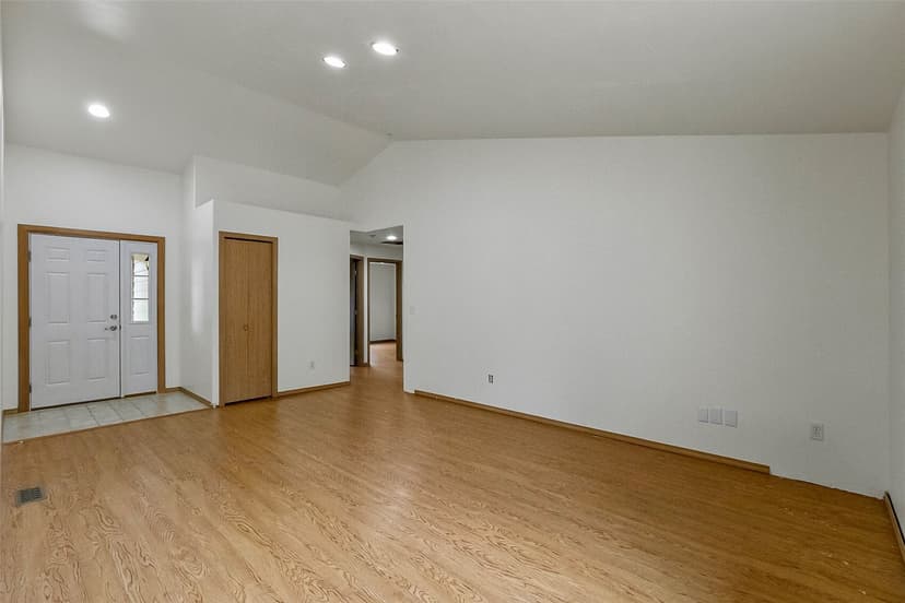 Property photo for 19200 Vista Dr, Arlington photo 7