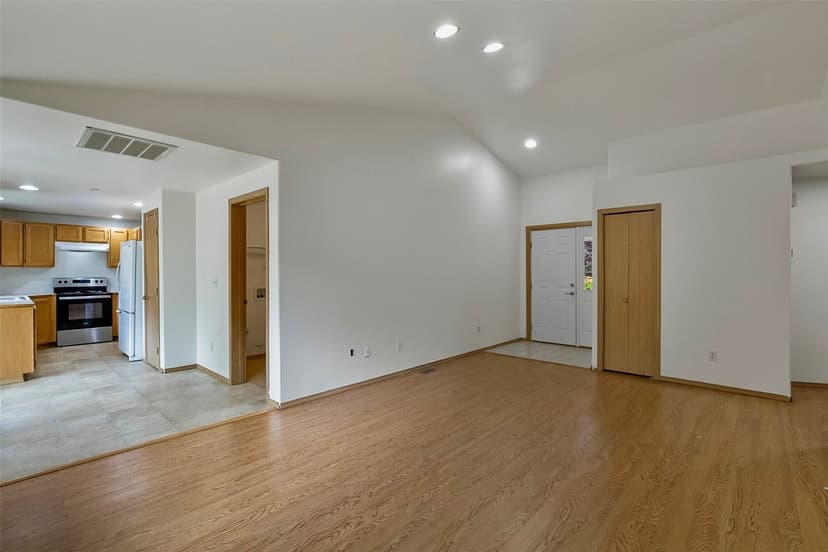 Property photo for 19200 Vista Dr, Arlington photo 8
