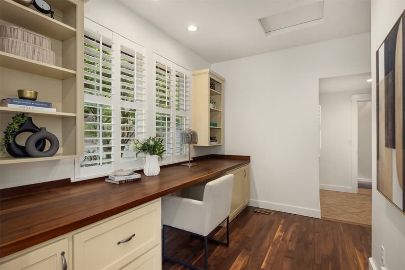 Property photo for 26218 SE Old Black Nugget Road, Issaquah photo 13