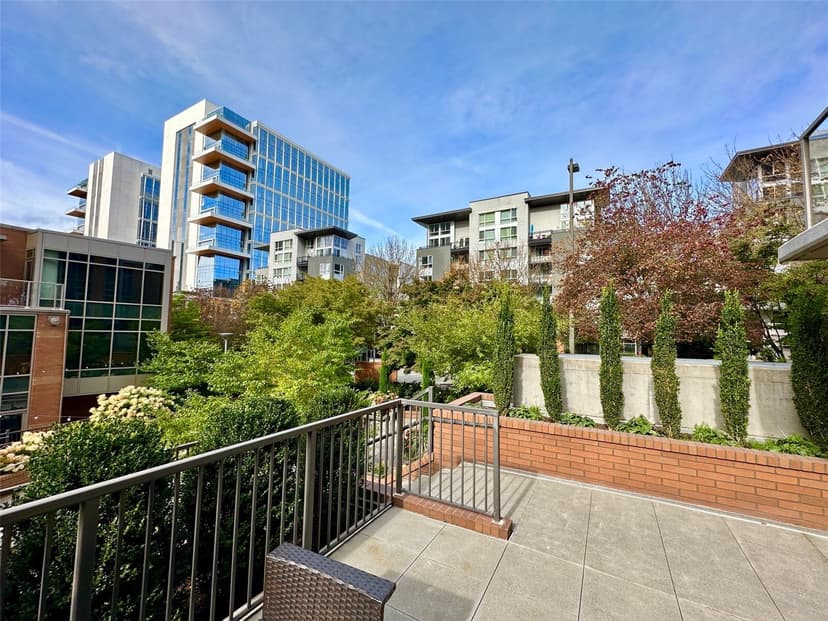 Property photo for 10660 NE 9th Place, Bellevue photo 27