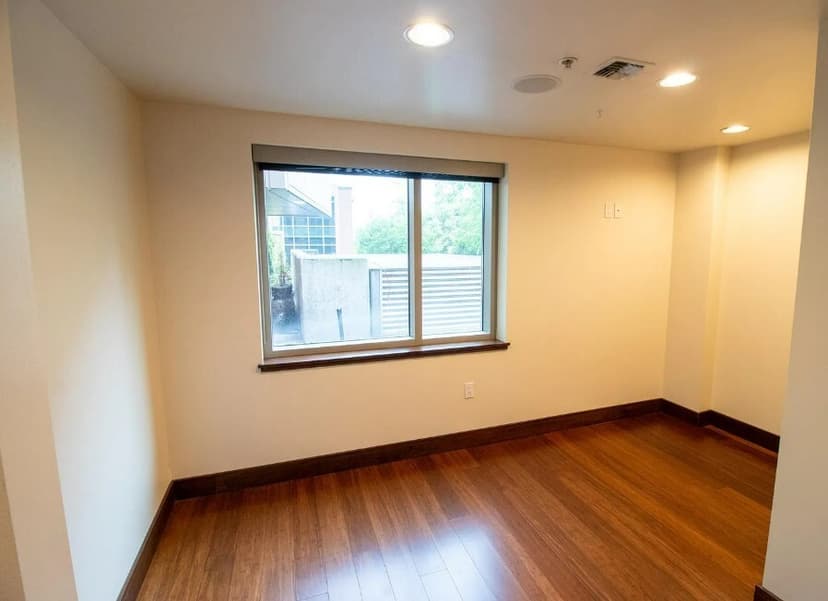 Property photo for 10660 NE 9th Place, Bellevue photo 9