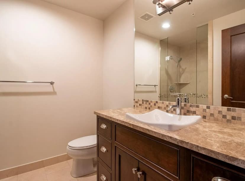 Property photo for 10660 NE 9th Place, Bellevue photo 18