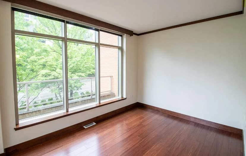 Property photo for 10660 NE 9th Place, Bellevue photo 20