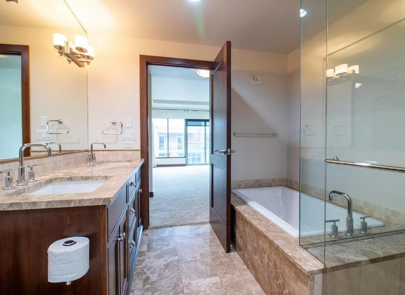 Property photo for 10660 NE 9th Place, Bellevue photo 13