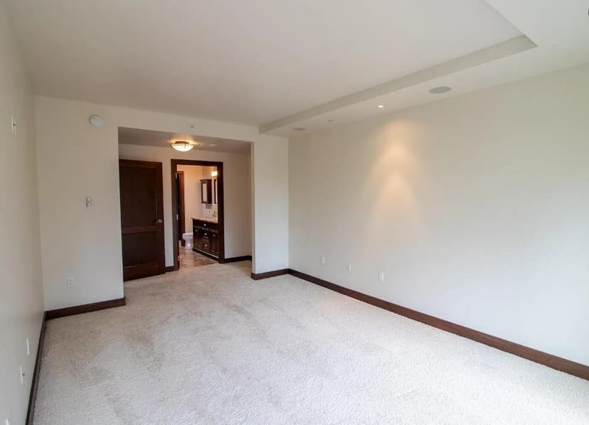 Property photo for 10660 NE 9th Place, Bellevue photo 12