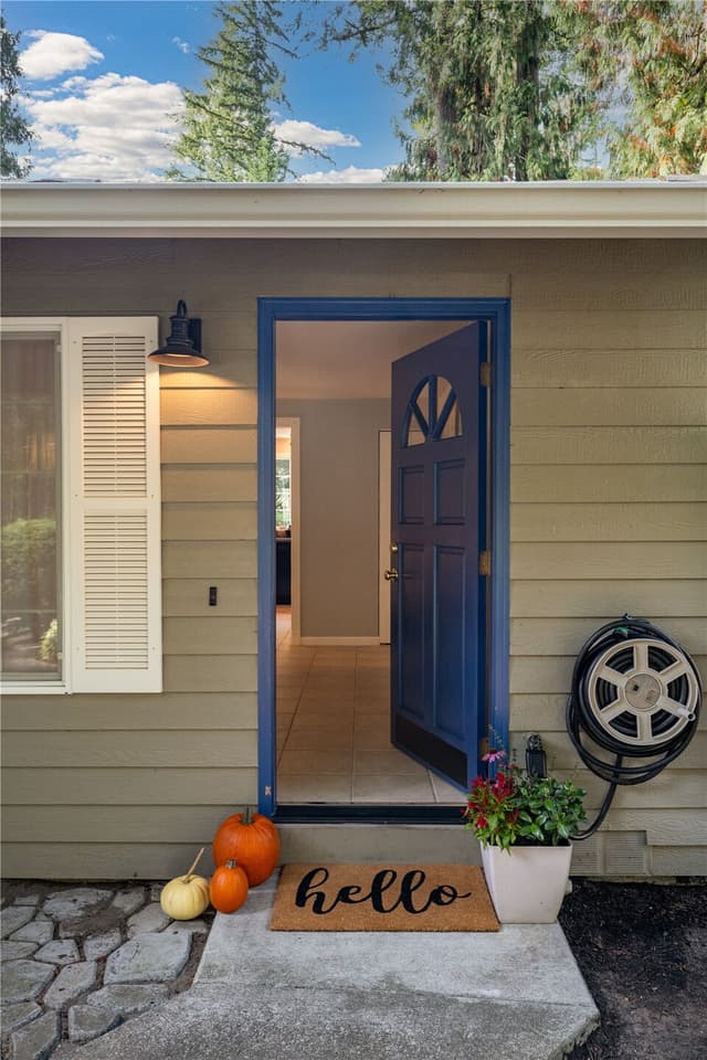 Property photo for 11223 320th Avenue NE, Carnation photo 2