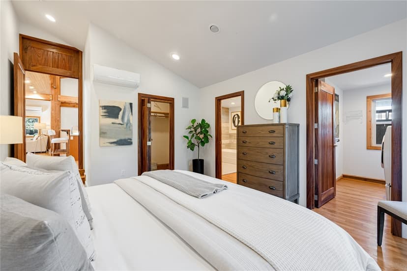 Property photo for 9920 28th Avenue SW, Seattle photo 15