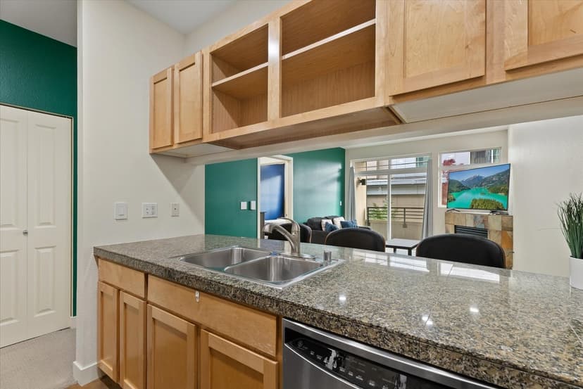 Property photo for 300 110th Avenue NE #207, Bellevue photo 7