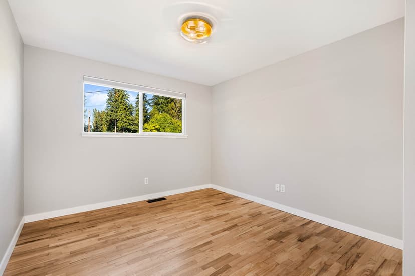 Property photo for 5502 191st Street SW, Lynnwood photo 10