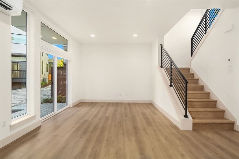 Property photo for 3003 S Dakota Street, Seattle photo 12