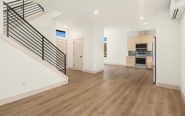 Property photo for 3003 S Dakota Street, Seattle photo 5