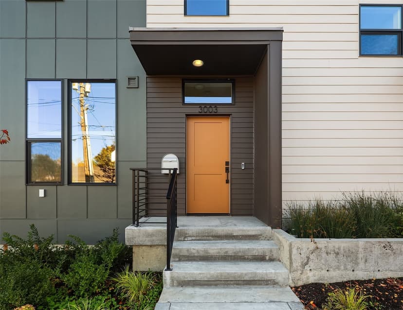 Property photo for 3003 S Dakota Street, Seattle photo 2