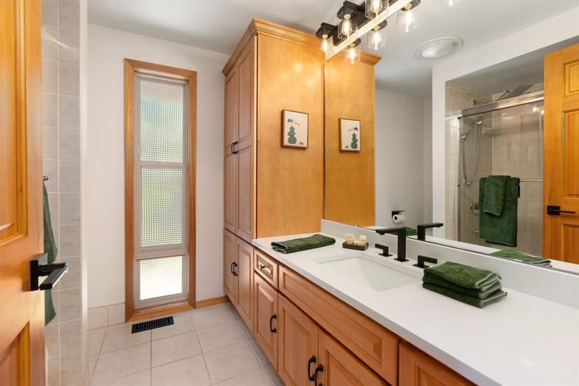Property photo for 15010 SE 46th Way, Bellevue photo 22