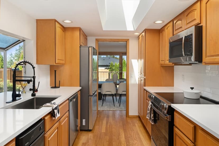 Property photo for 15010 SE 46th Way, Bellevue photo 10
