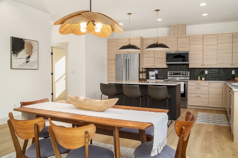 Property photo for 3007 S Dakota St, Seattle photo 11
