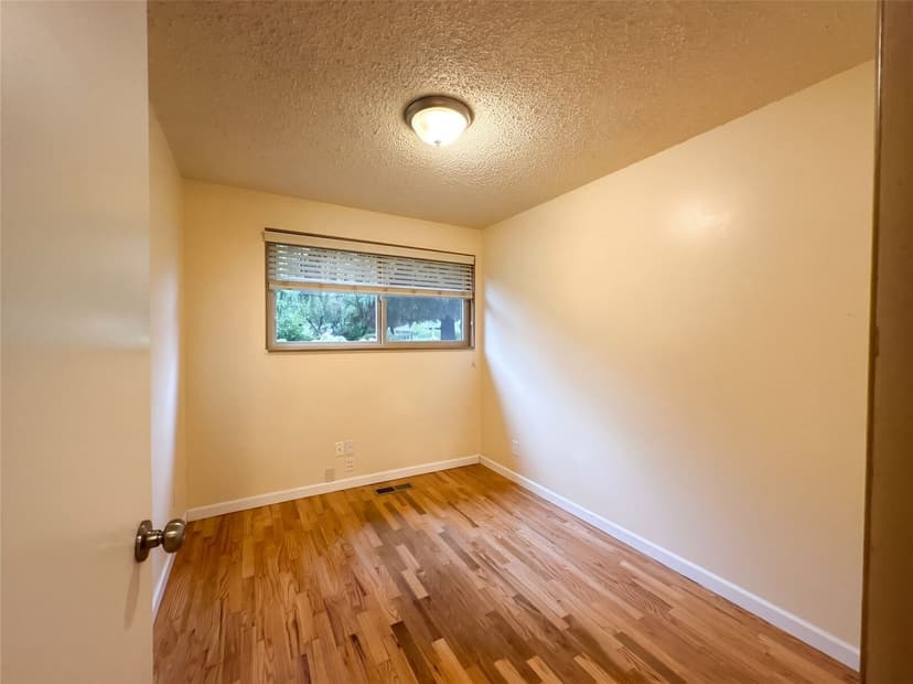 Property photo for 10401 130th Street, Kirkland photo 14