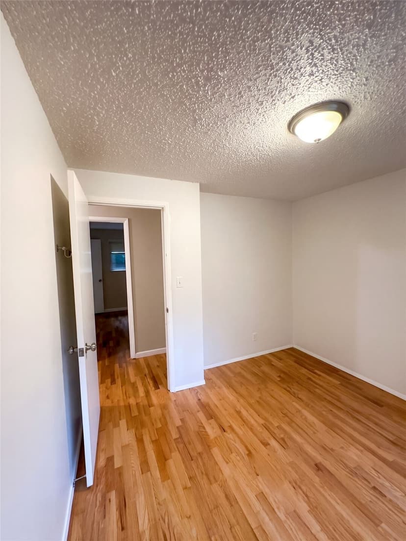 Property photo for 10401 130th Street, Kirkland photo 15