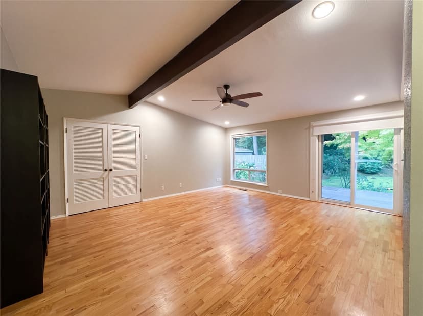 Property photo for 10401 130th Street, Kirkland photo 3