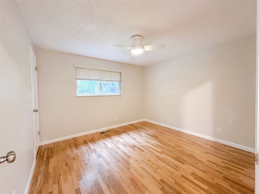Property photo for 10401 130th Street, Kirkland photo 4
