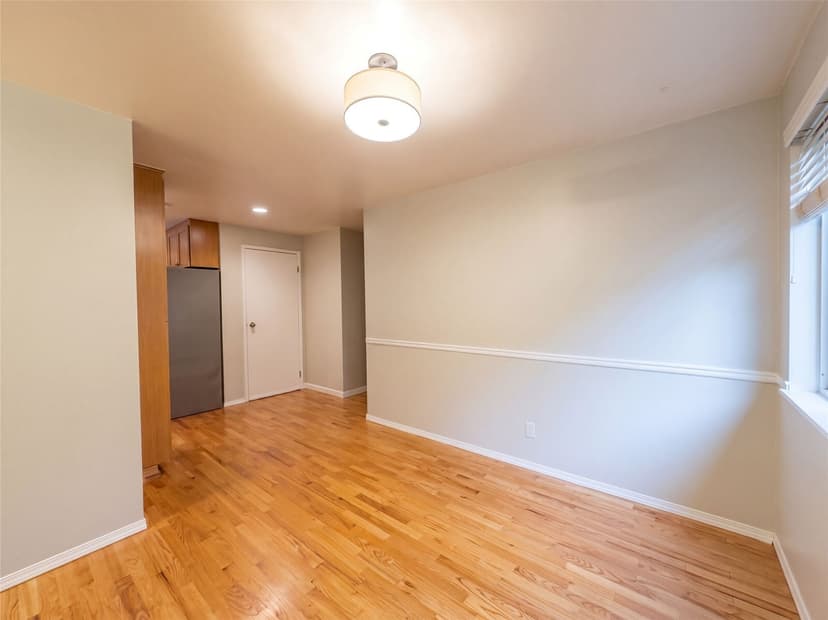 Property photo for 10401 130th Street, Kirkland photo 9