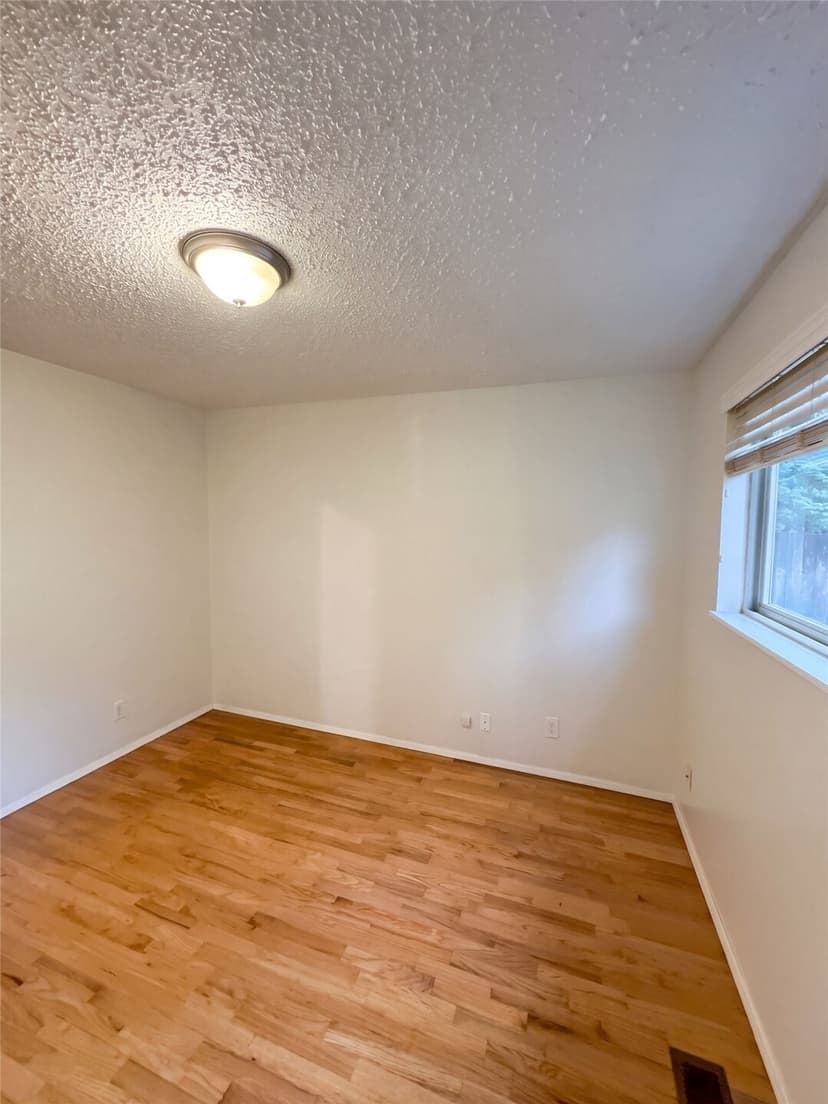 Property photo for 10401 130th Street, Kirkland photo 13
