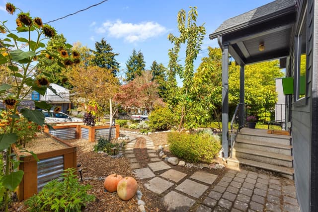 Property photo for 4430 29th Avenue W, Seattle photo 4