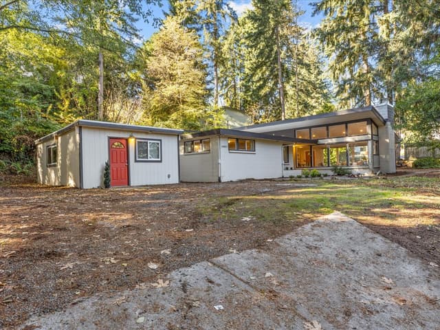 Property photo for 14807 Stone Avenue N, Shoreline photo 3