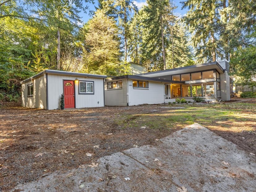 Property photo for 14807 Stone Avenue N, Shoreline photo 3