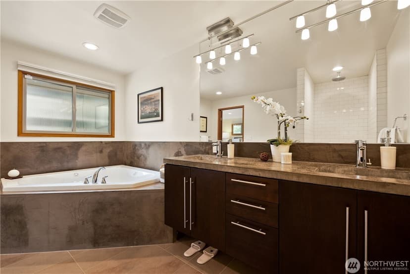 Property photo for 11704 Palatine Avenue N, Seattle photo 19