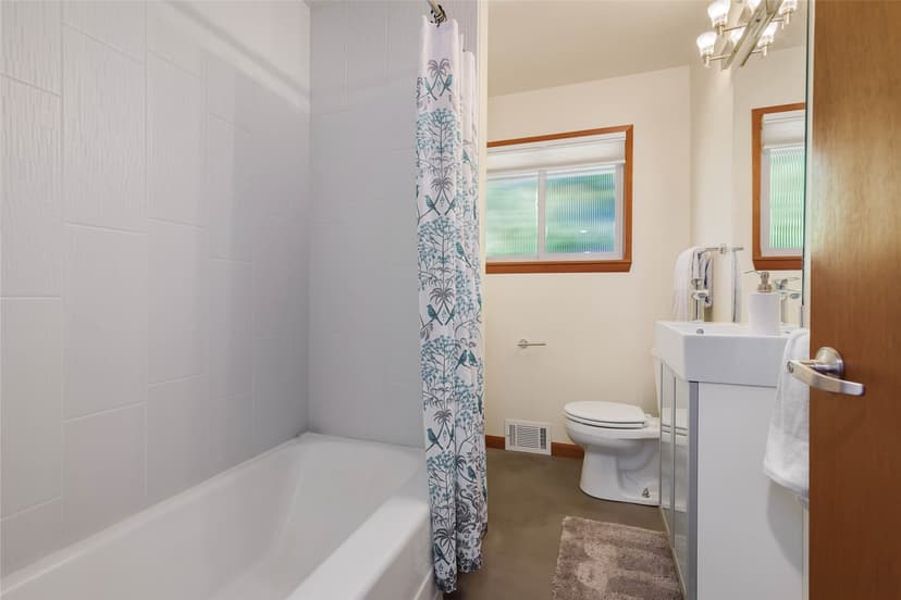 Property photo for 11704 Palatine Avenue N, Seattle photo 23