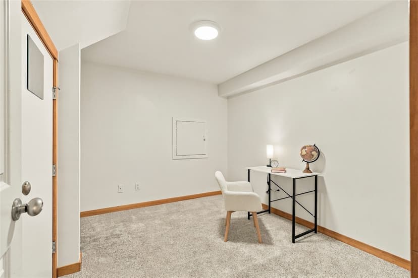 Property photo for 9243 35th Ave SW #B, Seattle photo 5