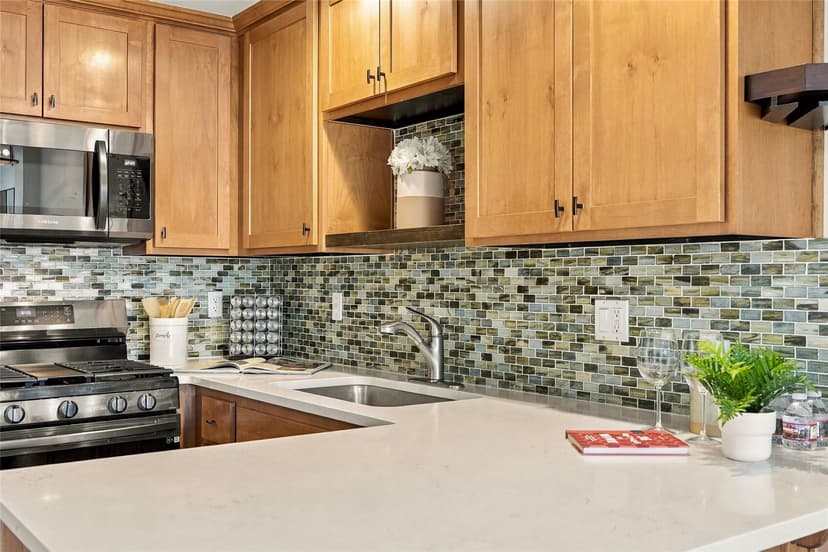 Property photo for 9243 35th Ave SW #B, Seattle photo 13