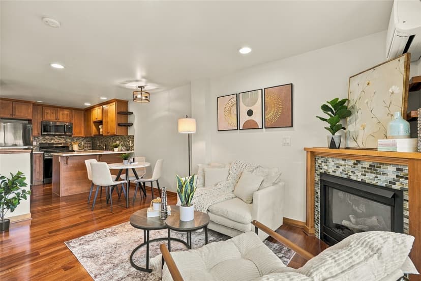 Property photo for 9243 35th Ave SW #B, Seattle photo 7