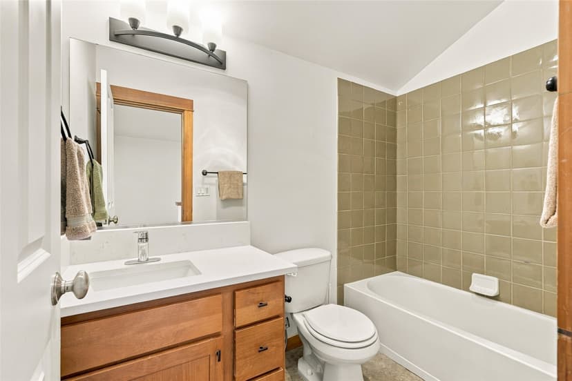 Property photo for 9243 35th Ave SW #B, Seattle photo 21