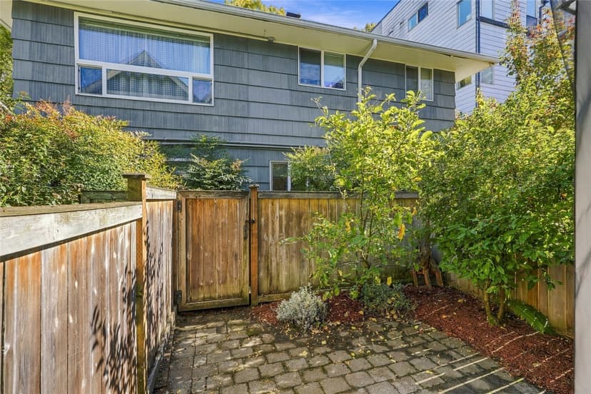 Property photo for 9243 35th Ave SW #B, Seattle photo 24